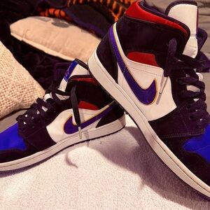 Air Jordan 1 mid SE “Rivals”